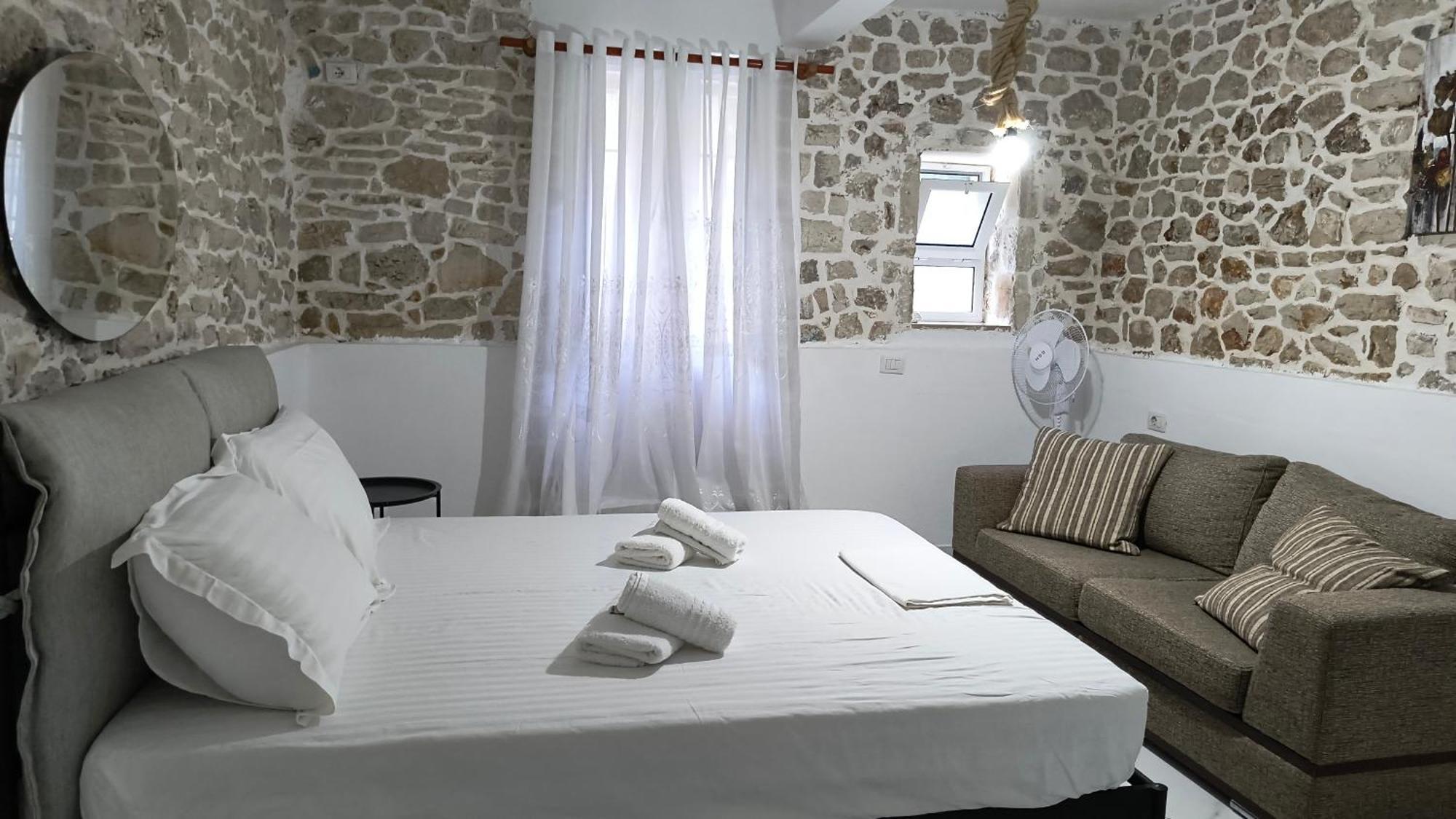 Polyxeni Apartments & Rooms Qeparo Buitenkant foto
